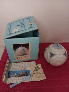 Vintage LLADRO Porcelain Ball Ornament 1988 Original Box Item #1603 - Picture 1 of 6