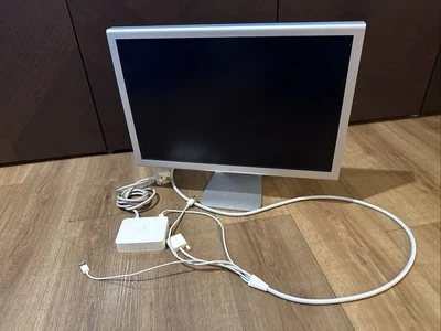 APPLE MAC CINEMA DISPLAY MONITOR A1082 23" 90GHZ 1920x1200 WIDESCREEN (UNTESTED) - Image 1 of 4