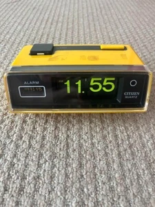 Citizen Flip Clock Alarm Clock 8RD102 Vintage Made in Japan Flip Clock Yellow - Picture 1 of 5