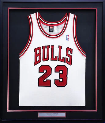 Camiseta Nike Michael Jordan Autografiada Enmarcada Bulls Best Wishes JSA YY39497 Foto 1 de 4