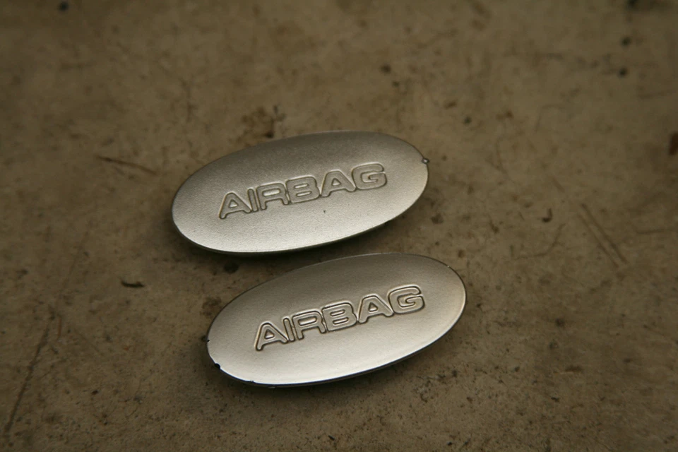 Пара алюминиевых отделочных накладок на дверную панель Porsche 986 Boxster 1997-2004 годов выпуска - Изображение 1 из 1