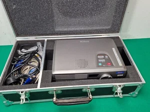 EPSON EMP52 LCD Projector & Heavy Duty Aluminium Trave Case - Picture 1 of 13