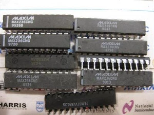 1X MAX236CNG 5V-Powered, Multichannel RS-232 Drivers/Receivers MAX236 - Zdjęcie 1 z 1