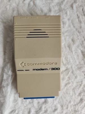 1985 Vintage Commodore 1660 Modem / Baud 300 for 64/128 Computers - Image 1 of 3