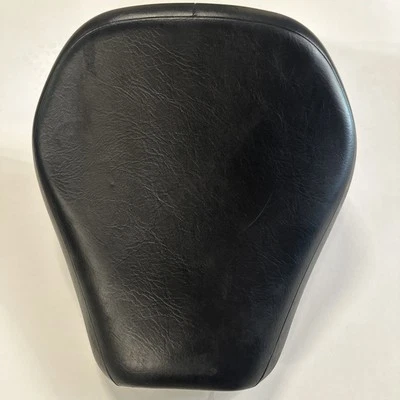 97-04 SUZUKI VZ800 MARAUDER FRONT SEAT P/N: 45100-48E00 - Image 1 of 3