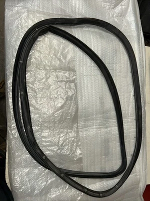 Sello de puerta trasera derecha Ford Taurus 1996-2005  Foto 1 de 3