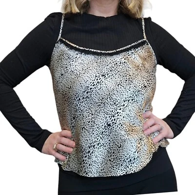 Cami regata anos 90 média cetim estampa de leopardo camurça preta franja creme champanhe - Imagem 1 de 4