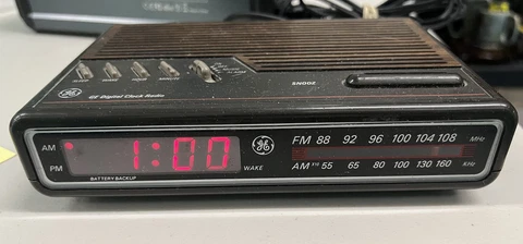 Vintage GE Radio Clock Plug Good Tested Digital Model 7-4612A Wood Finish Cover