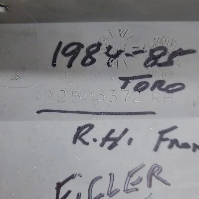 Oldsmobile Toronado R.H. 1984-1985 relleno delantero G.M. #22503372 Foto 1 de 3