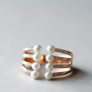 Anillo apilado abierto de oro rosa sobre plata esterlina con perlas de cáscara fina y circonio circular - Imagen 1 de 9