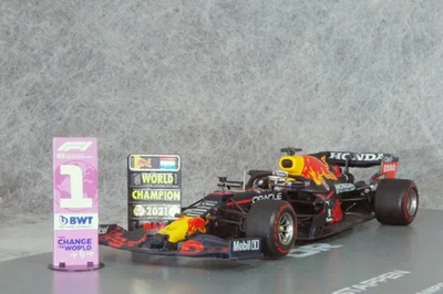 Spark 1/43 Red Bull Honda RB16B 2021 Abu Dhabi GP M. Verstappen World Champion - Image 1 of 3