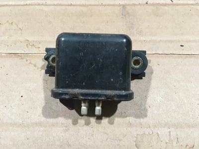 MERCEDES w108 w111 w113 280 SL SE w109 300 SEL BOSCH 4 PIN RELAY 0332 008 001 - Image 1 of 4