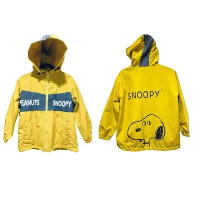 Chaqueta impermeable con capucha grande de colección Peanuts Worldwide Snoopy amarilla para niños talla 12  Foto 1 de 4