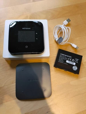 NETGEAR Nighthawk MR2100 M2 LTE 4G mobiler Hotspot WLAN Router bis 20 Geräte TOP - Bild 1 von 3