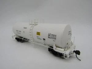 Atlas HO Trinity 17,600 Gallon Corn Syrup Tank Car - DOWX 72042 - Picture 1 of 2