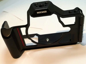 NEEWER Aluminum Alloy Camera Cage for Nikon Zf - half frame grip video rig - Picture 1 of 7