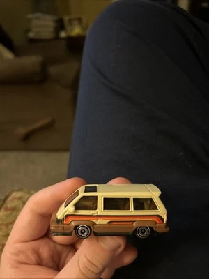 Hot Wheels 1986 丰田 Van HW J-Imports 系列 #6/10 压铸 1: 64 比例 — 第 1/3 张图片