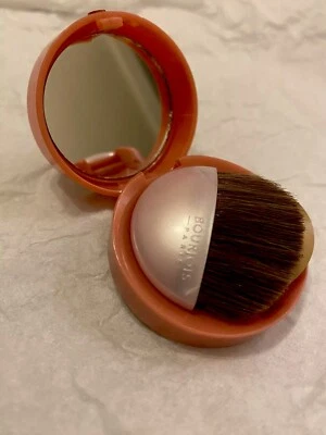 Bourjois Little Round Pot Blusher- 54 Rose Frisson - Image 1 of 4