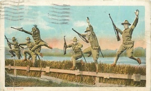 Postal The Charge Primera Guerra Mundial Soldados Hurdle Jumping Ejército de EE. UU. PM 1917 - Imagen 1 de 2