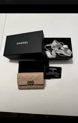 Chanel Caviar Acolchado Niño Solapa Tarjetero Cartera Marrón Claro 27* Foto 1 de 4
