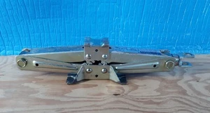 Honda 88-00 600kg/1320lb OEM Spare Tire Scissor Jack - Picture 1 of 8