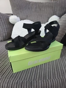 Graceland, Welcome Strap Black Sandals..size 6 - Picture 1 of 2
