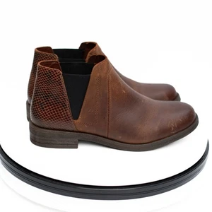 Clarks Demi 2 Beat Women’s Chelsea Ankle Boots 9 M Brown Oiled Leather Snakeskin - Picture 1 of 7