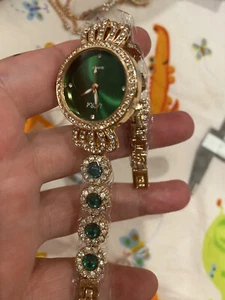 HIGHEND NEW AMAZINGLY GORGEOUS WOMENS WATCH GREEN CZ CRYSTAL DECO COME W GIFTBOX - Picture 1 of 2