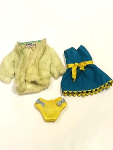 Vintage Skipper Puppe 1970 Sears Young IDEAS neuwertig flauschiger Mantel & blaues Kleid - Bild 1 von 16
