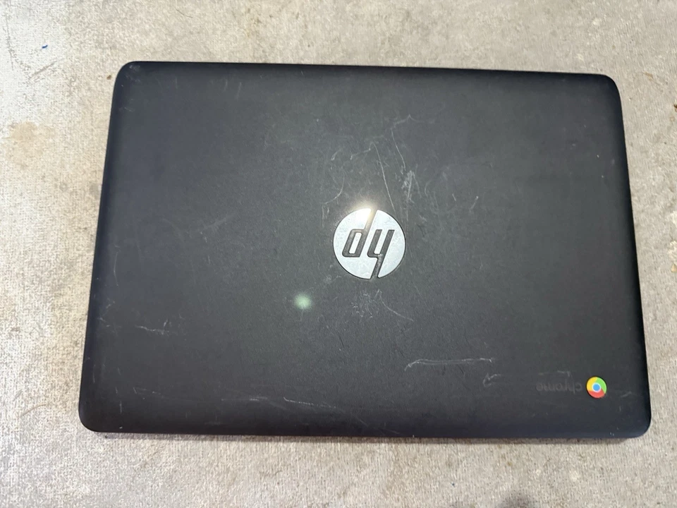 Spares Or Repairs HP Chromebook 11.6-inch Laptop Screen - Image 1 of 4