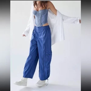 Urban Outfitters Gr. 2 LUNA Nylon Cargo blau Ballon Fallschirm Hose Reißverschlüsse Y2K - Bild 1 von 16