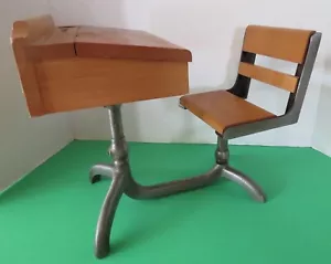 American Girl Puppe Pleasant Company im Ruhestand Molly Holz & Metall Schule Schreibtisch - Bild 1 von 9