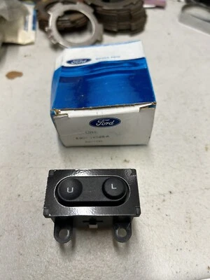 NOS 1989 - 1991 LINCOLN CONTINENTAL RH POWER DOOR LOCK SWITCH E9OY-14028-A NEW - Image 1 of 2