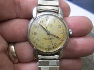 WAKMANN 17J STAINLESS SCREW BACK Running WRIST Watch - Picture 1 of 2