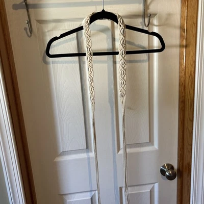 Cinturón para mujer tejido/trenzado marfil con conchas marinas 70 pulgadas de largo Foto 1 de 2