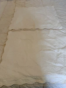 Juego de 2 fundas de almohada florales acolchadas matelassé marfil blanco roto algodón - Imagen 1 de 9