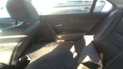 RL        2011 Door Trim Panel Rear 30895164 - Изображение 1 из 4