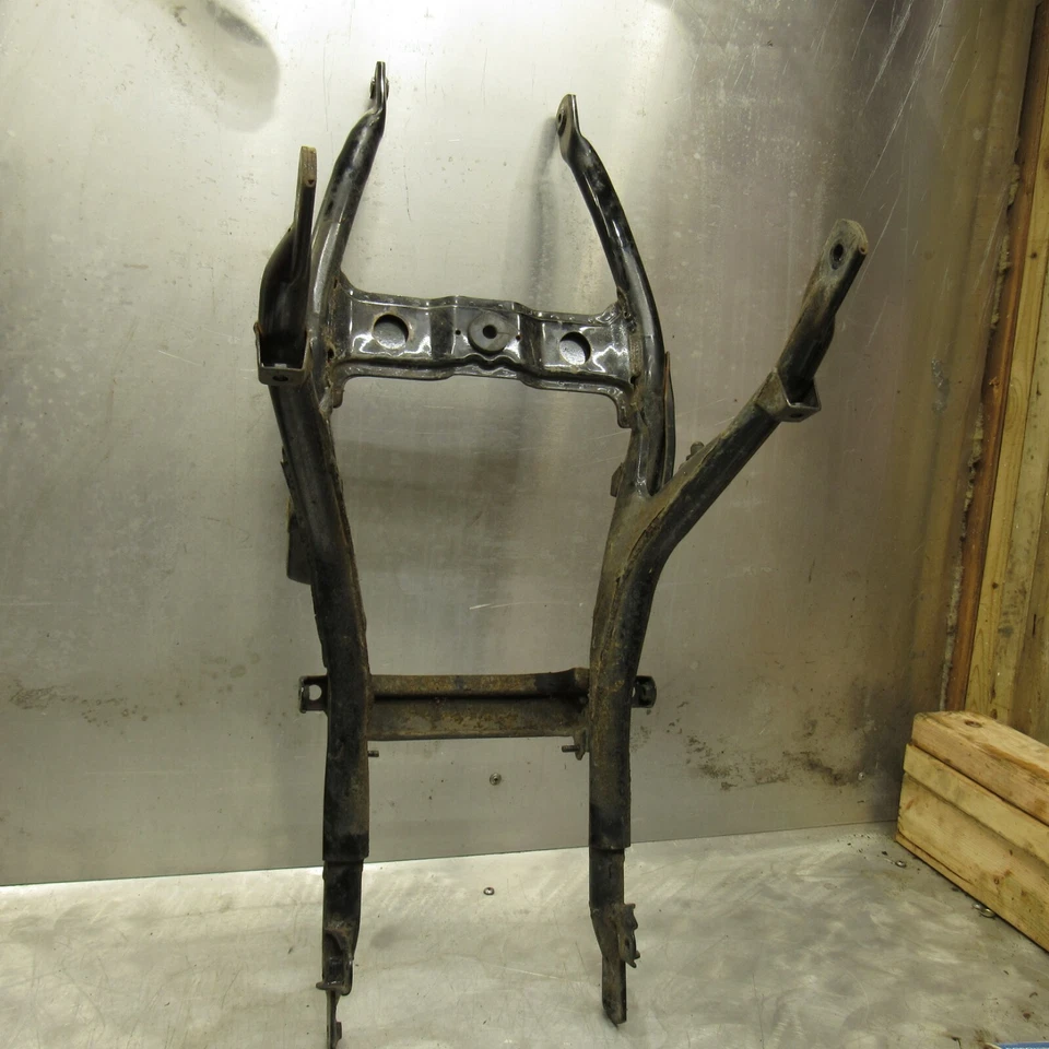 Yamaha Venture XVZ1200 XVZ 1200 1983 submarco trasero soporte montaje trasero XVZ1200 Foto 1 de 4