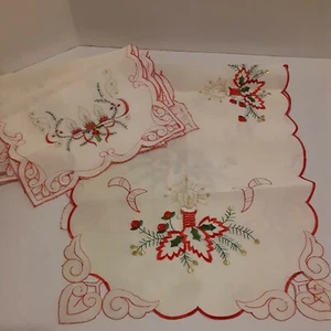 Weihnachts Design Kerzen Stechpalme Tischläufer / 5 Tischsets bestickt - Bild 1 von 12