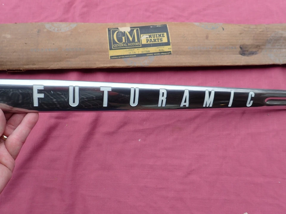 Oldsmobile 98 1950 puerta trasera moldeada “futuramic”, izquierda, ¡nuevo! 4577569 moldura Foto 1 de 4