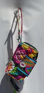 Vera Bradley SMARTPHONE ARMBAND in "VA VA BLOOM" Neu mit Etikett RAUCHFREI ZUHAUSE - Bild 1 von 5