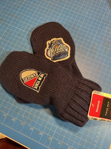 NY New York Rangers Winter Classic 2012 Gloves Mittens New With Tags Cover
