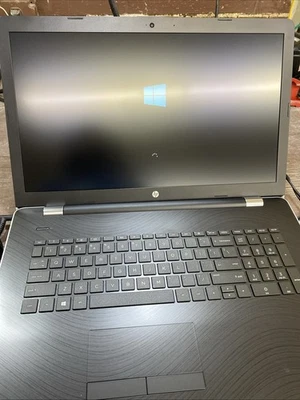 Portátil HP 17 pulgadas 2,4 GHz Intel Core i3-7100U CPU 8 GB RAM 1 TB HDD Windows 10 Foto 1 de 4