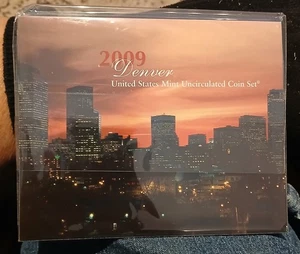 2009 P & D U.S MINT SET - Picture 1 of 4