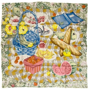 HERMES Scarf Carre 90cm UN CARRE L'HERBE 100% Silk Yellow Green Multi w/Box - Picture 1 of 5