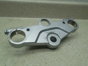 98-06 Suzuki Katana GSX600F & GSX750F UPPER TRIPLE TREE / FORK CLAMP 51311-08F10 - Picture 1 of 4
