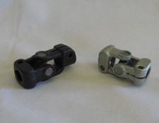 Nrc7387//7704 LAND ROVER DEFENDER sterzo albero SUPERIORE /& ABBASSARE GIUNTI CARDANICI