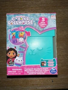 Netflix Gabby's Dollhouse Cakey Cat 5pc Mini Clip On Playset NIB - Picture 1 of 1