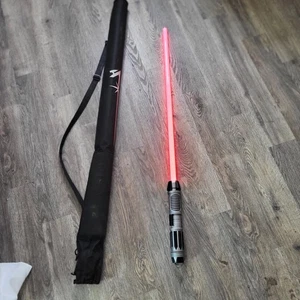 Star Wars Galaxy’s Edge Savi’s Workshop Lichtschwerter Savi Darth Vader   - Bild 1 von 3