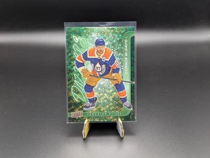 2024-25 Upper Deck Series 1 CONNOR MCDAVID Dazzlers Green Edmonton Oilers - Picture 1 of 2